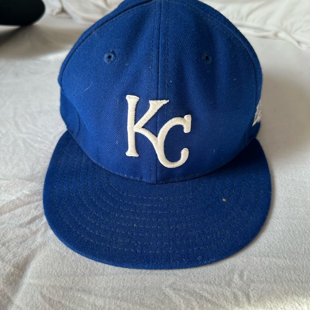 New Era fitted KC Royals hat. 7 3/8